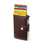accessoire en métal et cuir pour homme